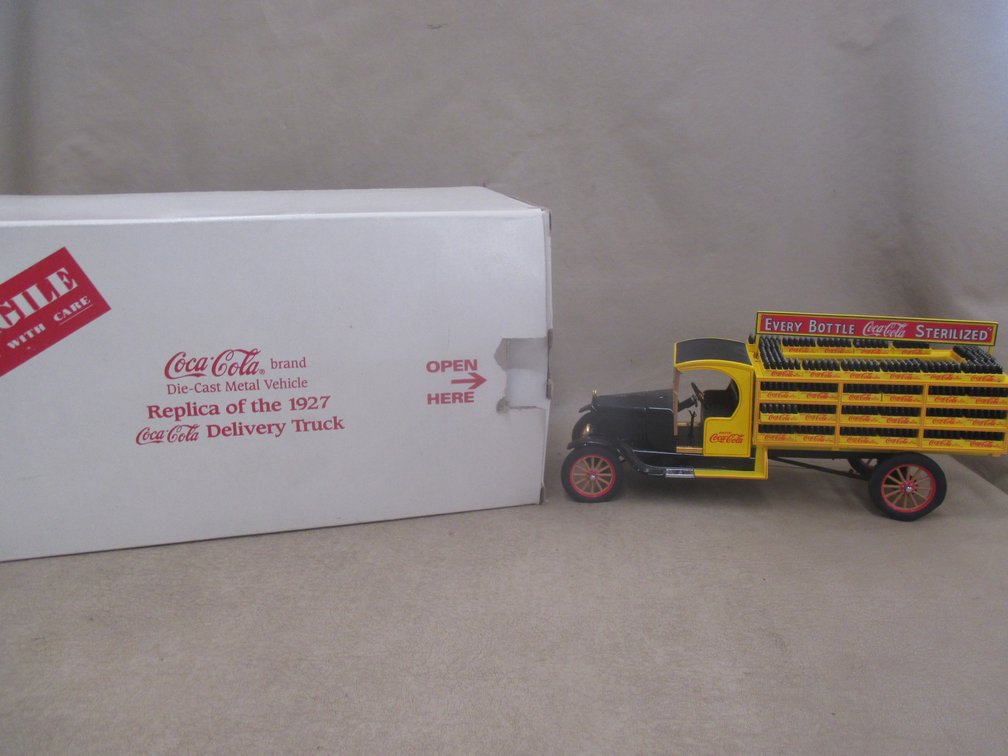 Coca Cola replica of the 1927 Coca Cola Delivery Truck in box