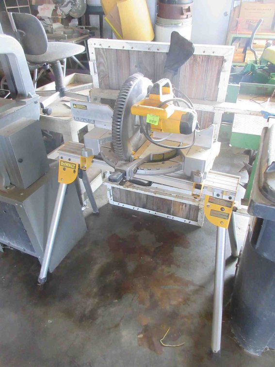 DeWalt 12" compound miter saw