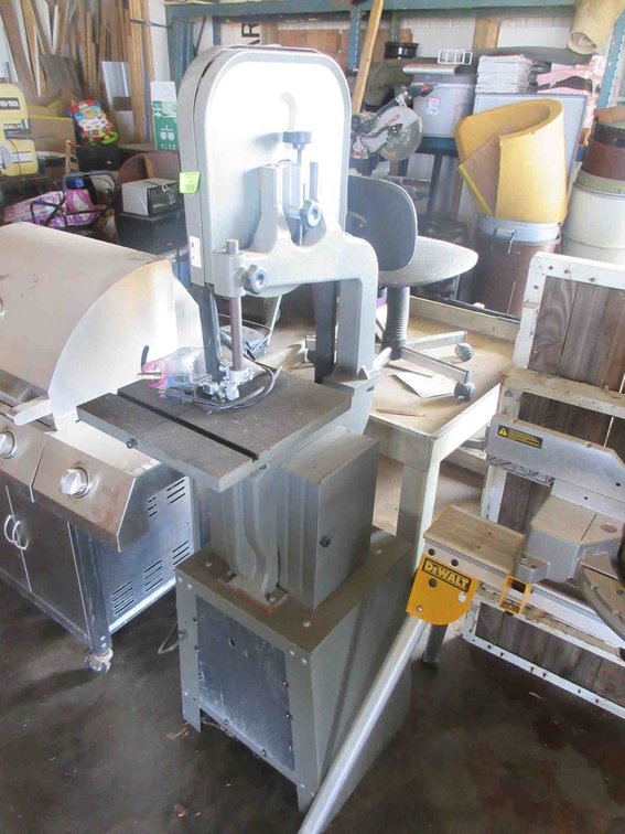 Central Machinery 14" wood band saw
