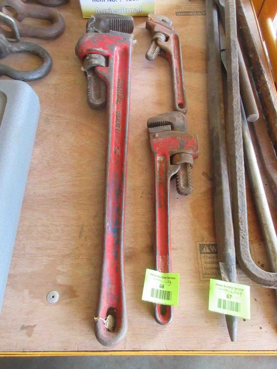 (3) Pipe wrenches
