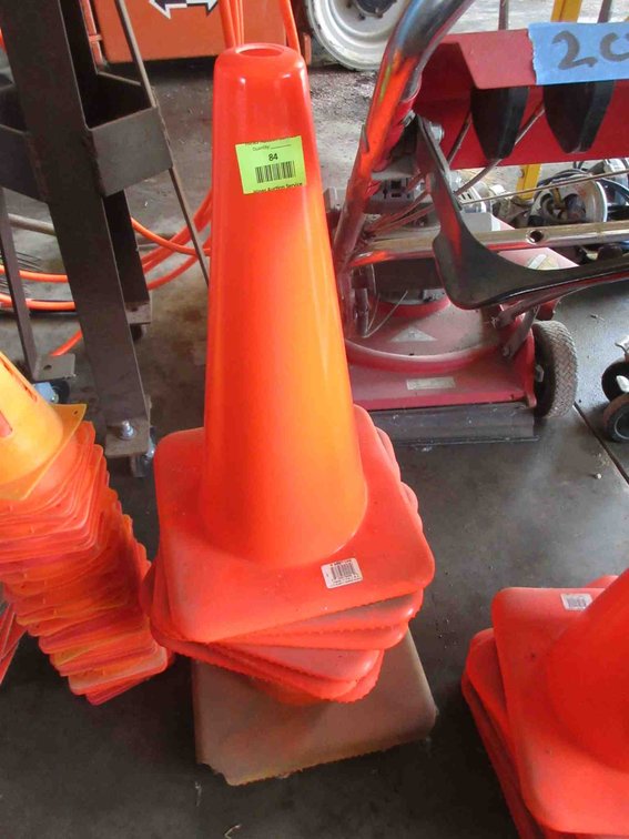 (7) Safety cones