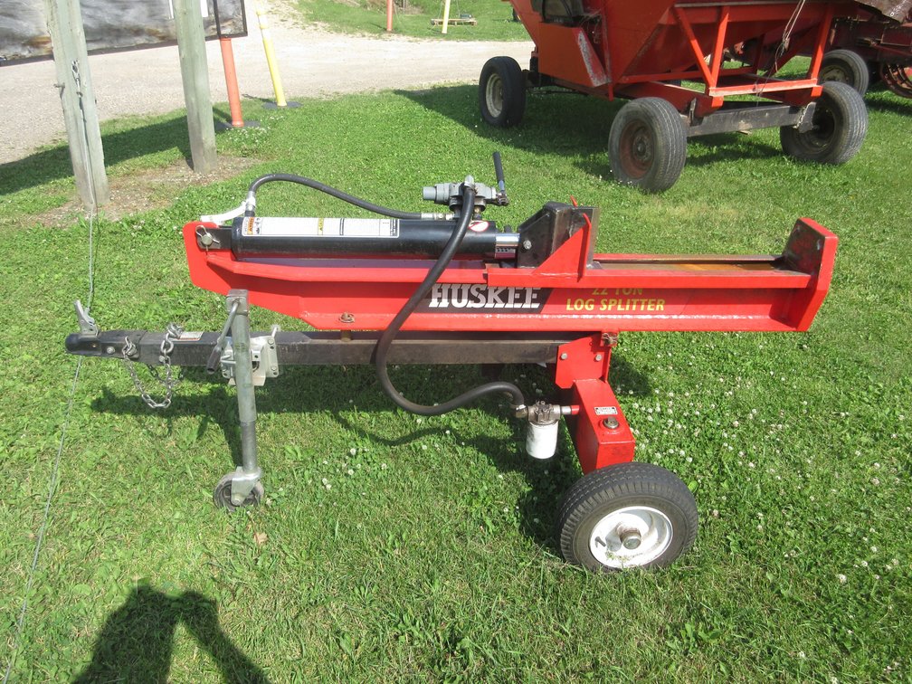 Huskee 22 ton log splitter