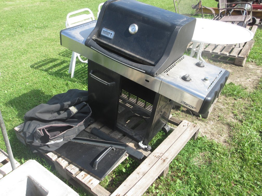 Weber Spirit gas grill with cover