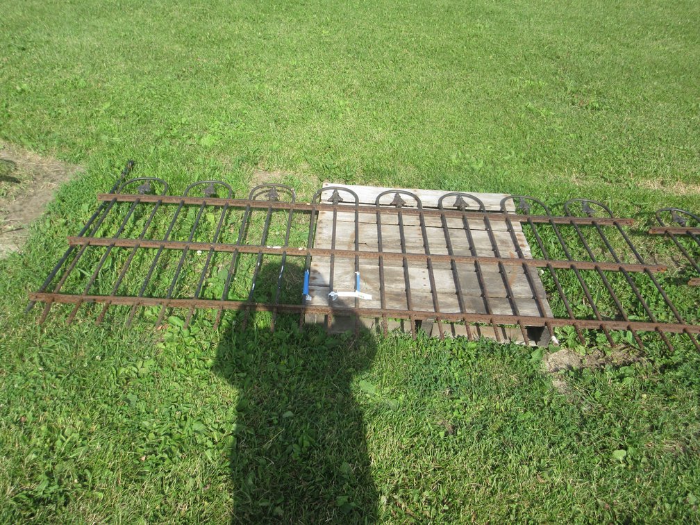 Cast metal decorative fence section