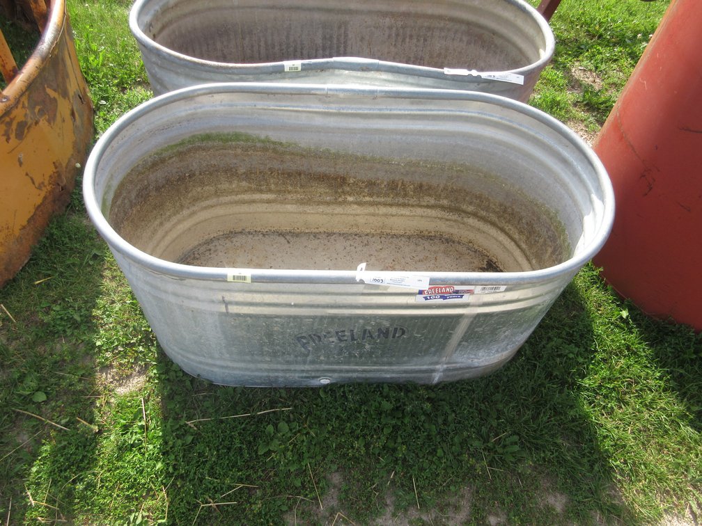 Freeland galvanized water tank