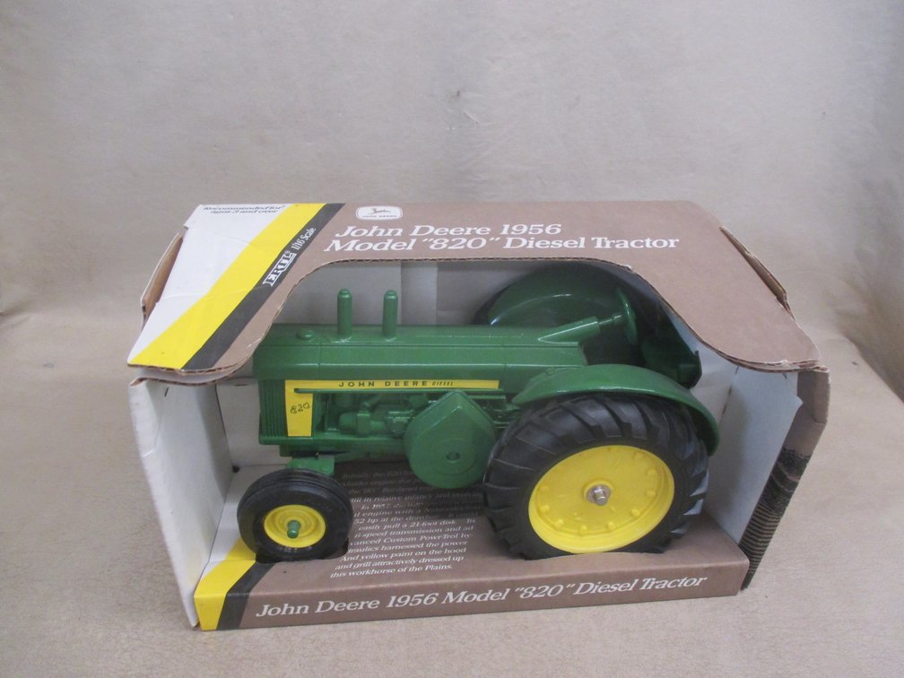 Ertl John Deere 1956 model "820" diesel tractor in box