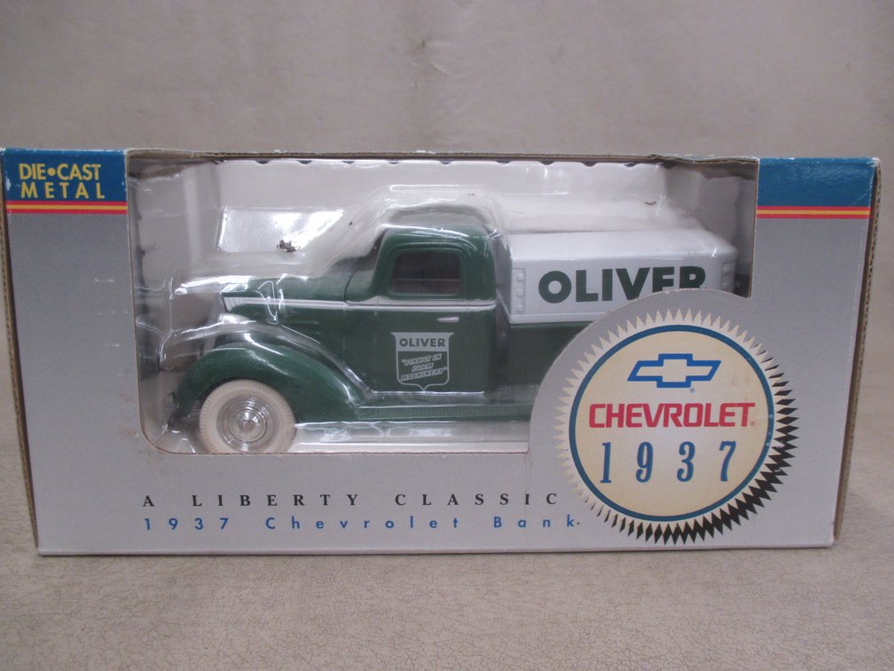 Liberty Classics 1937 Chevrolet Oliver coin bank in box