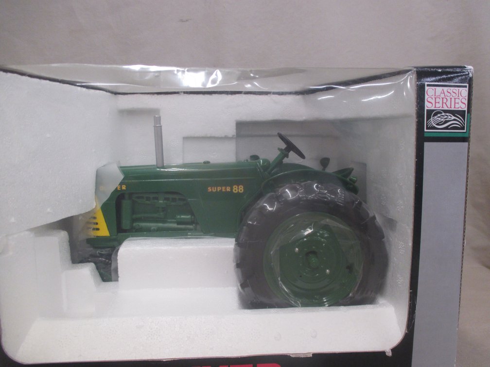 Spec Cast Classic Series Oliver highly detailed Super "88" tractor in box