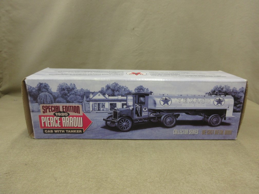 Ertl Texaco Special Edition 1920 Pierce Arrow cab with tanker in box