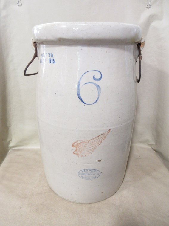 Red Wing Union Stoneware 6-gallon butter churn