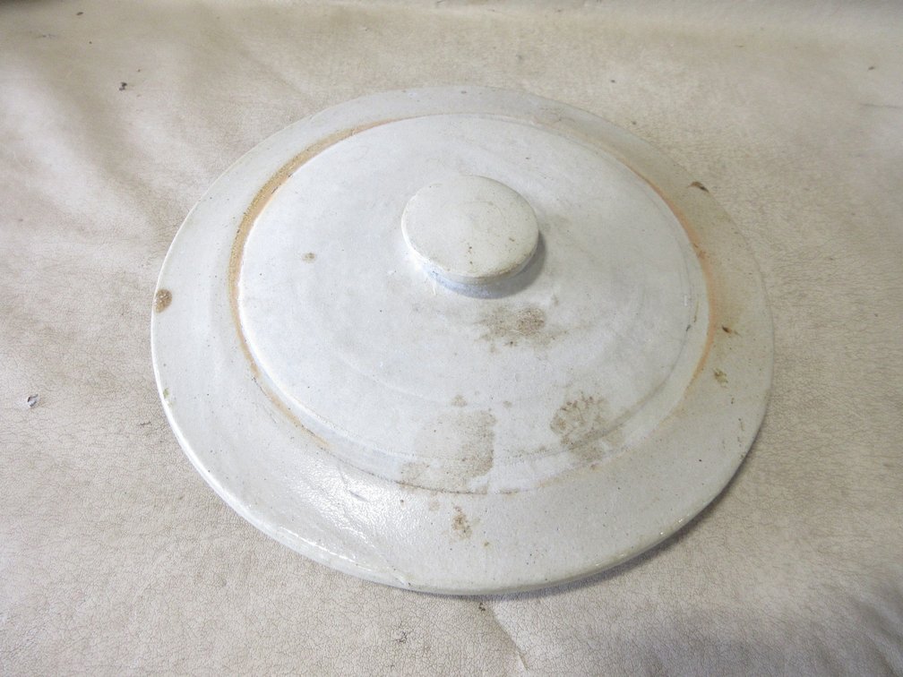 Stoneware lid