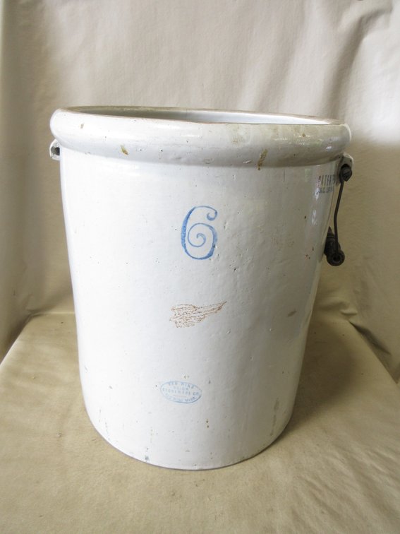 Red Wing Union Stoneware 6-gallon crock