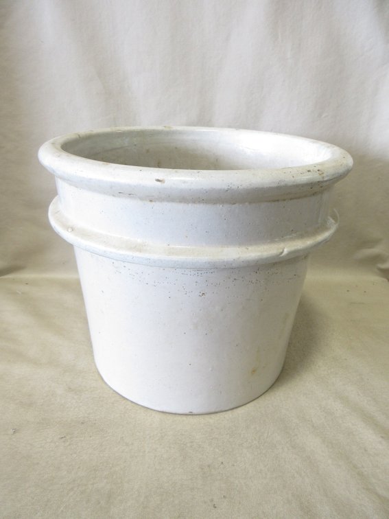 Stoneware insert marked "G"