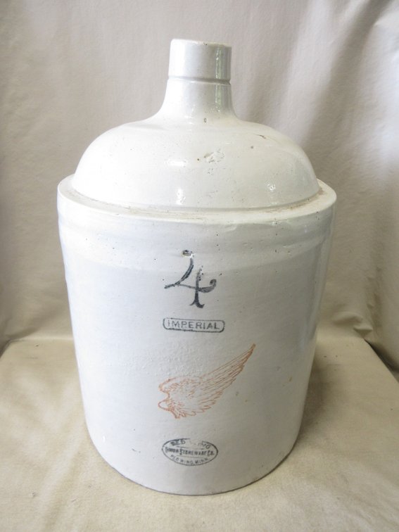 Red Wing Union Stoneware "imperial" 4-gallon shoulder jug
