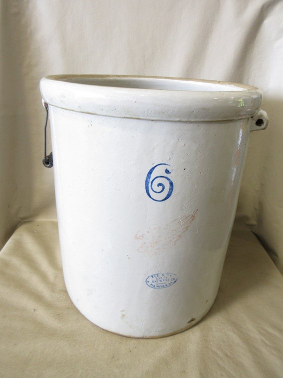 Red Wing Union Stoneware 6-gallon crock