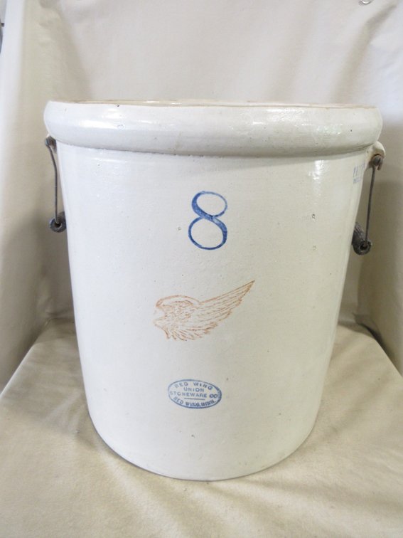 Red Wing Union Stoneware 8-gallon crock