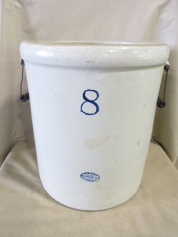 Red Wing Union Stoneware 8-gallon crock