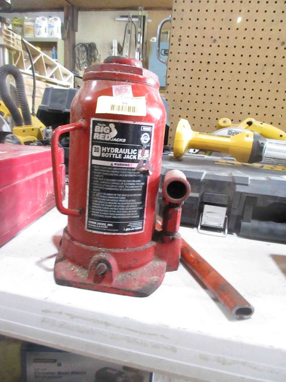 Torin Big Red hydraulic bottle jack