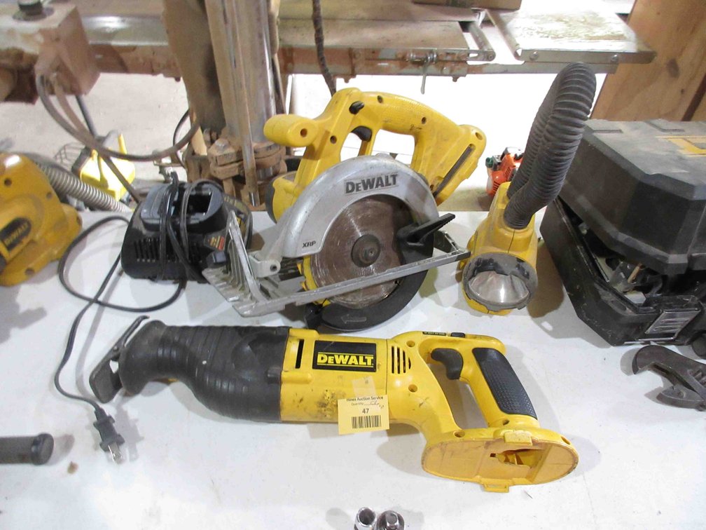 DeWalt 18V cordless tool set