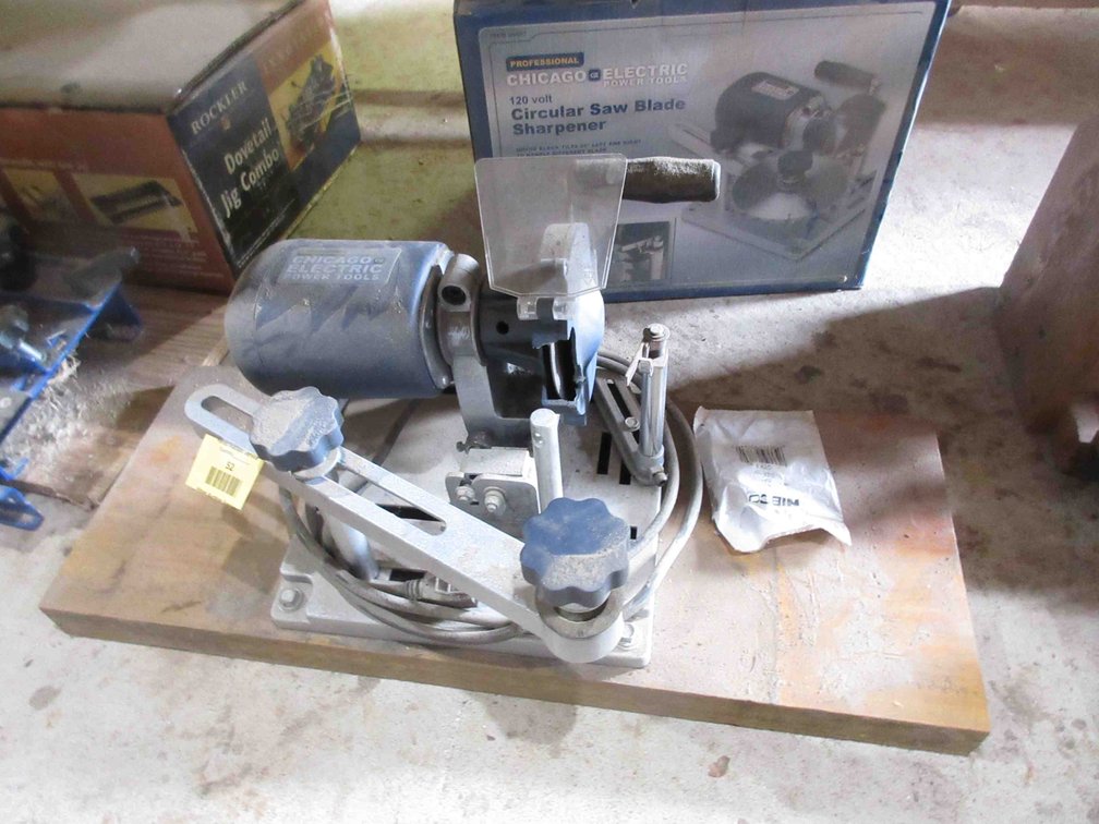 Chicago Electric circular saw blade sharpener