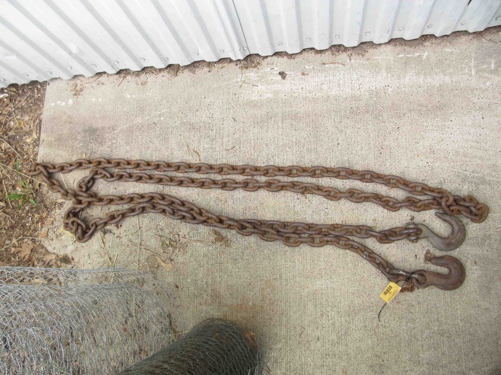 3/8" Chain with hooks (1 is oversized)
