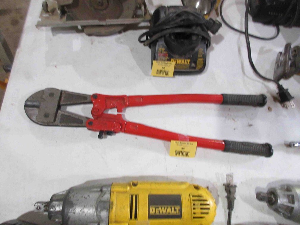 Bolt cutter