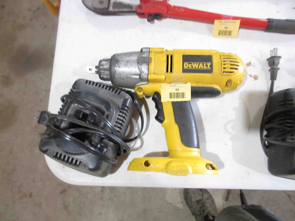 DeWalt 18V 1/2" cordless impact