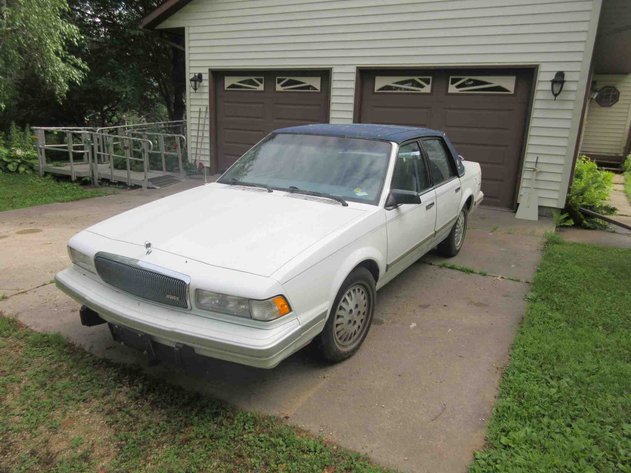 Image for 1994 Buick Century sedan (runs & drives - needs battery)