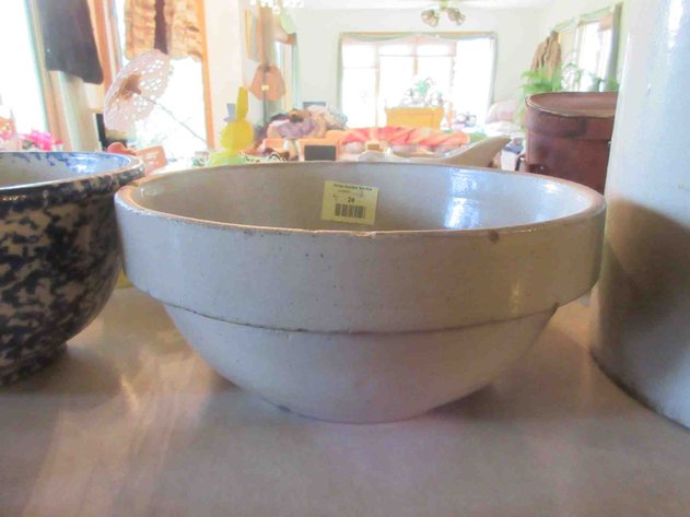 Image for (2) Stoneware bowls