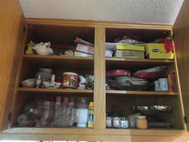 Image for Contents of upper cabinets