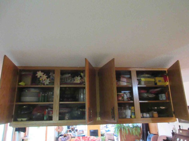 Image for Contents of upper cabinets