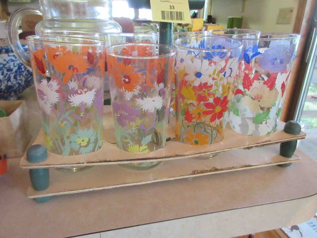 Image for 8-Piece vintage juice glass set in cardboard carrier