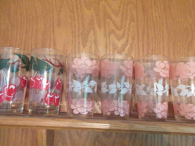 Image for Group of vintage juice glasses
