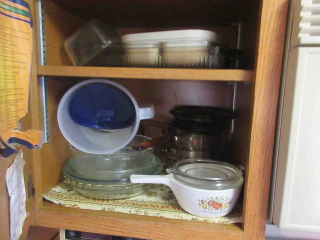 Image for Contents of upper cabinets