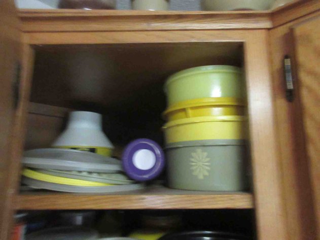 Image for Contents of upper cabinets