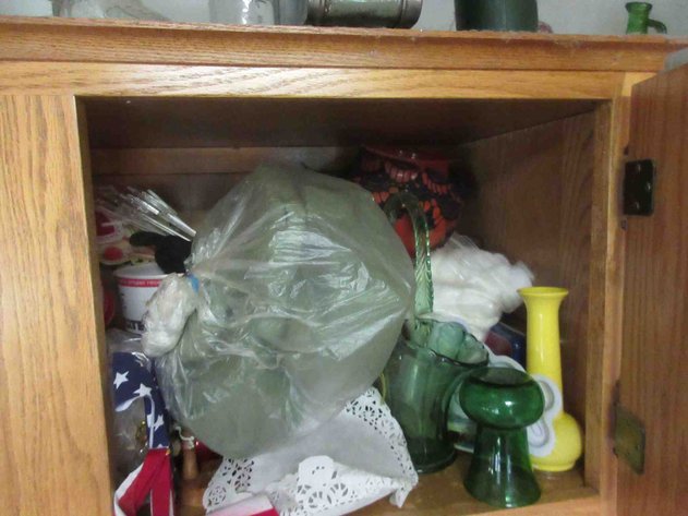 Image for Contents of (2) upper cabinets