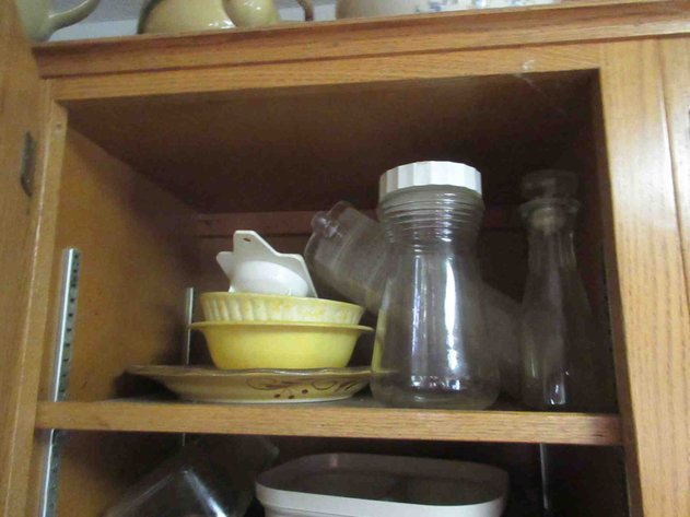Image for Contents of upper cabinets