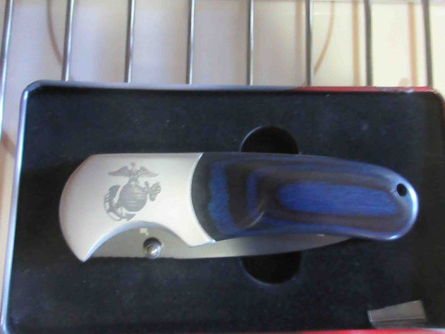 Image for US Marine folding knife in metal tin