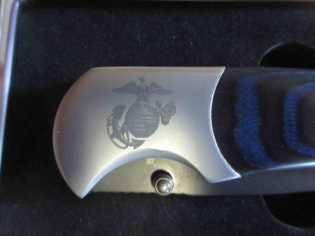 Image for US Marine folding knife in metal tin
