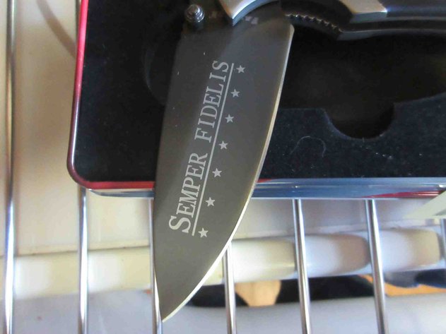 Image for US Marine folding knife in metal tin