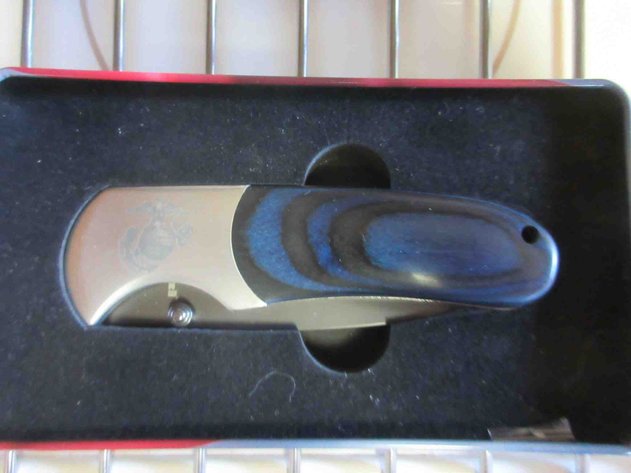 Image for US Marine folding knife in metal tin