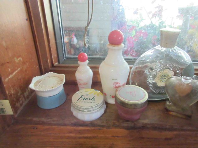 Image for Group of vintage perfumes