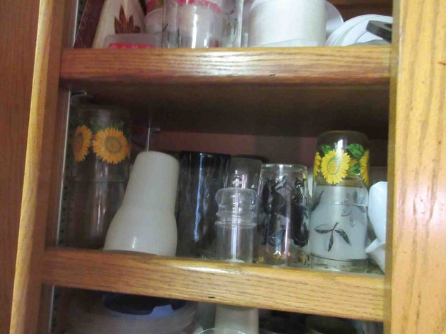 Image for Contents of upper cabinets