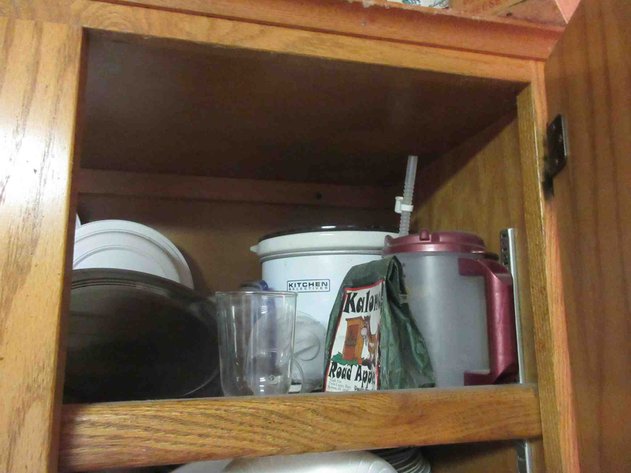 Image for Contents of upper cabinets