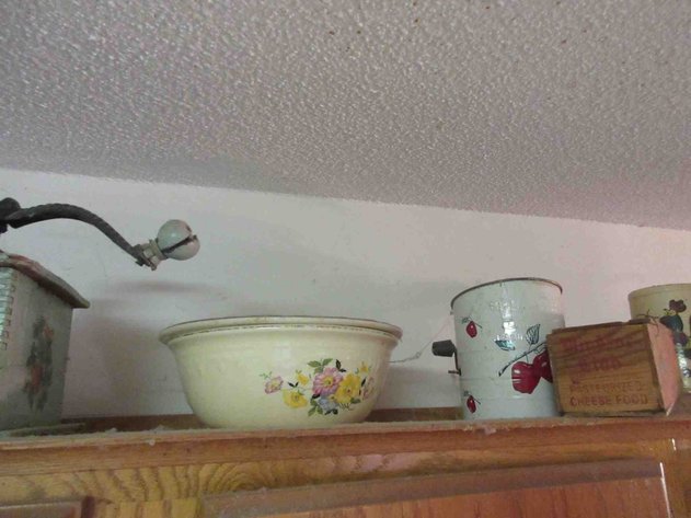 Image for Group on top of cabinets