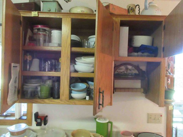 Image for Contents of upper cabinets