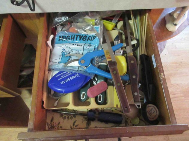 Image for Contents of (6) drawers and lower cabinet