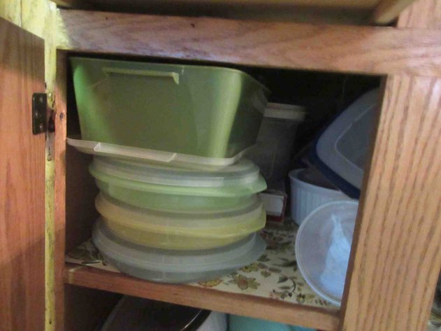 Image for Contents of (6) drawers and lower cabinet