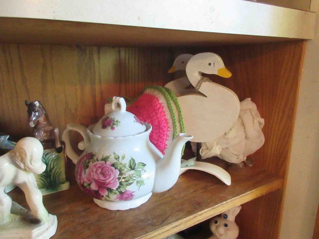 Image for Group on lower cabinet side shelves