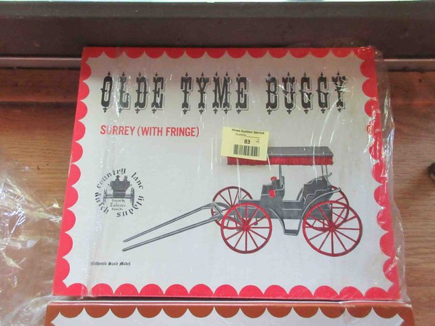 Image for (2) Vintage Country Lane plastic collectibles